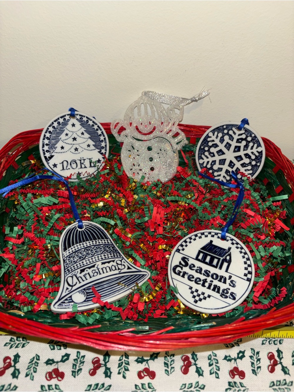 5 Holiday Ornament Set Ceramic Decorations & basket included!